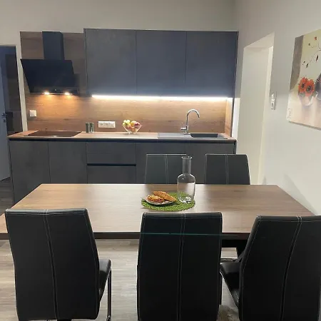 Sorinas Home - Comfortable Apartment Near Graz - Free Parking